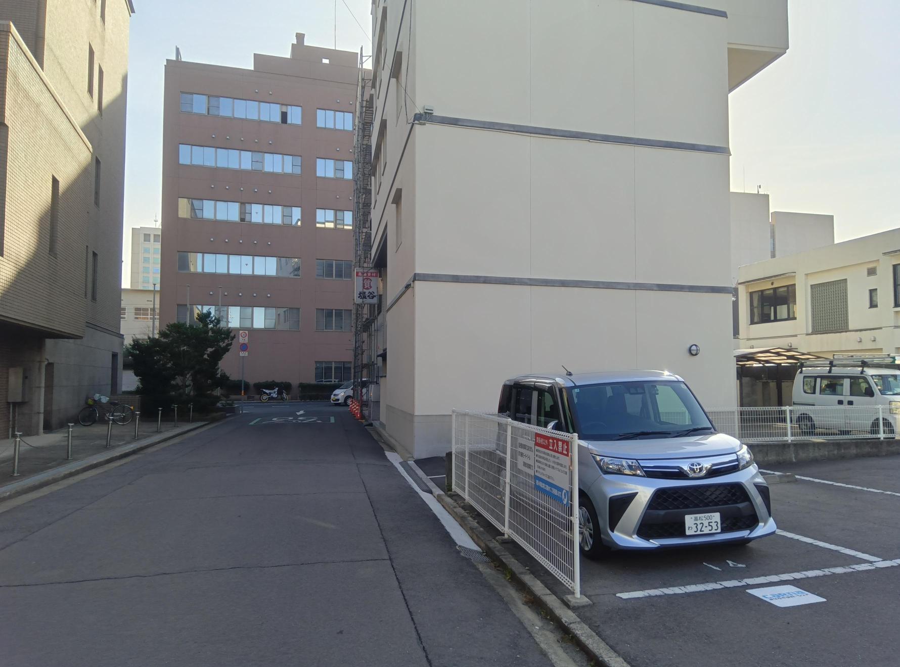 第76番町モータープール